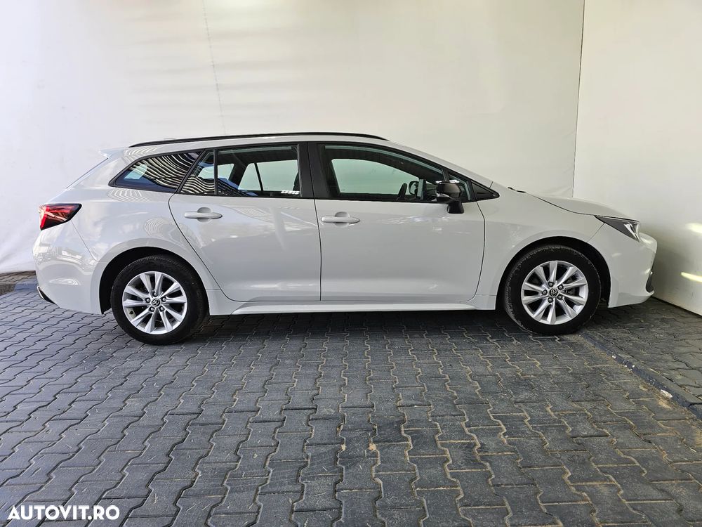 Toyota Corolla 1.8 HSD Business - 24