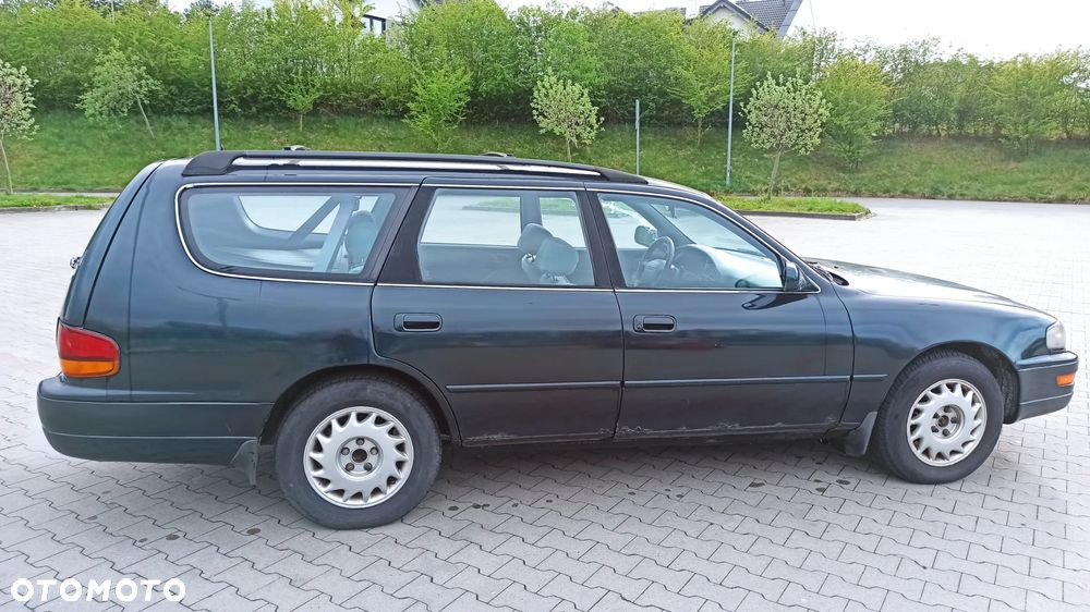 Toyota Camry 3.0 V6 LE - 8