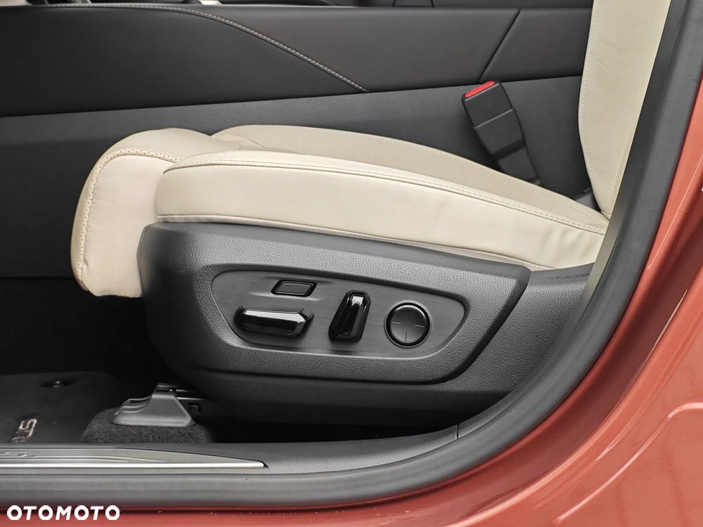 Lexus RX 450h+ Omotenashi - 12