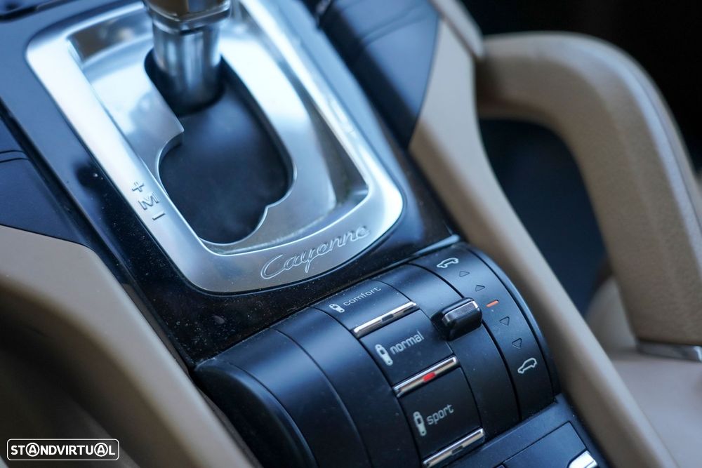 Porsche Cayenne - 23