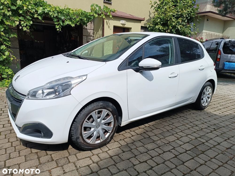 Peugeot 208 - 5