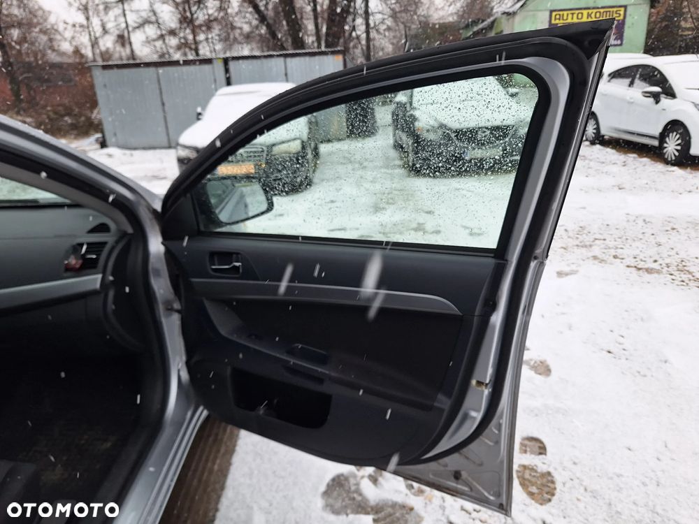 Mitsubishi Lancer 1.8 Intense - 16