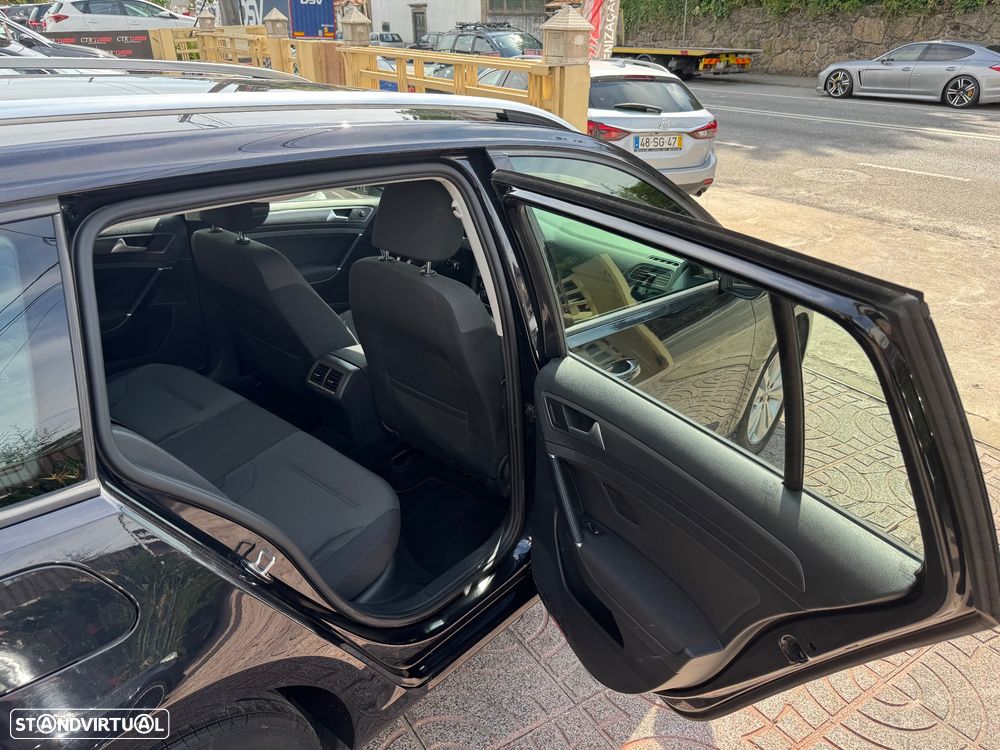 VW Golf Variant 1.6 TDi Confortline - 25