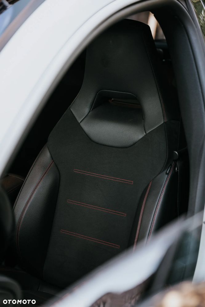 Mercedes-Benz CLA 180 AMG Line 7G-DCT - 20