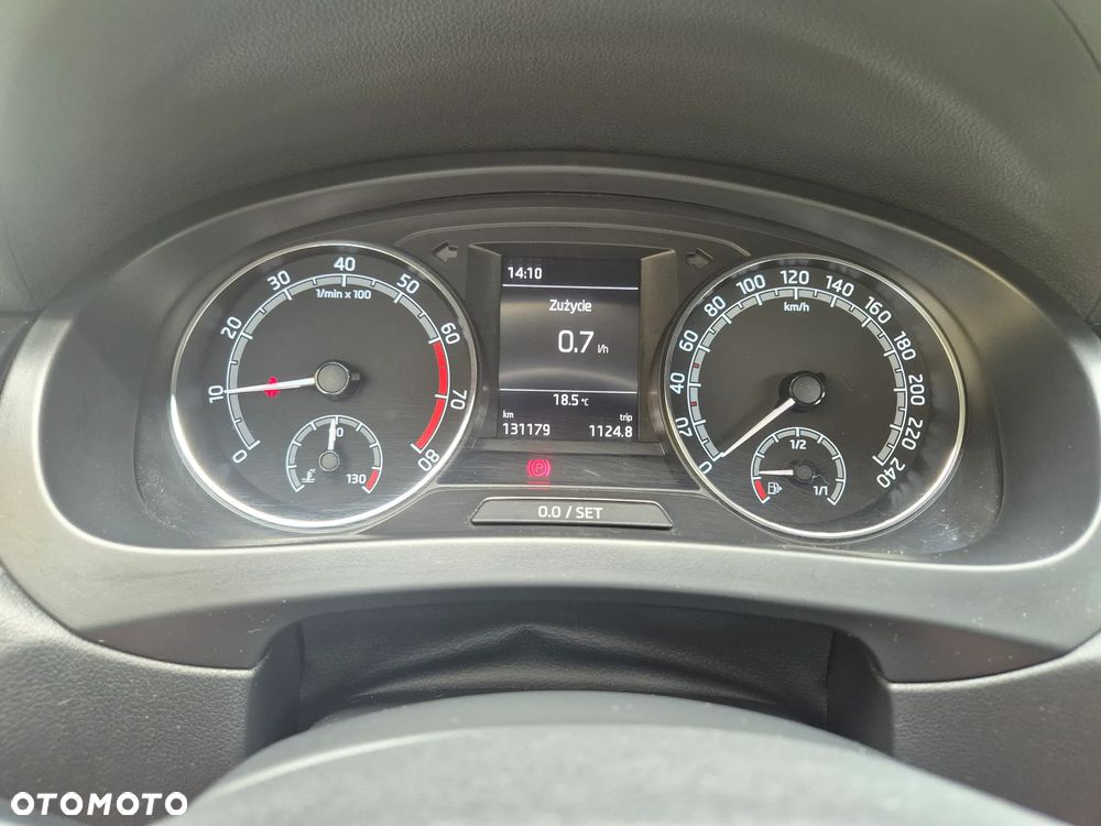 Skoda RAPID Spb 1.0 TSI Style - 5