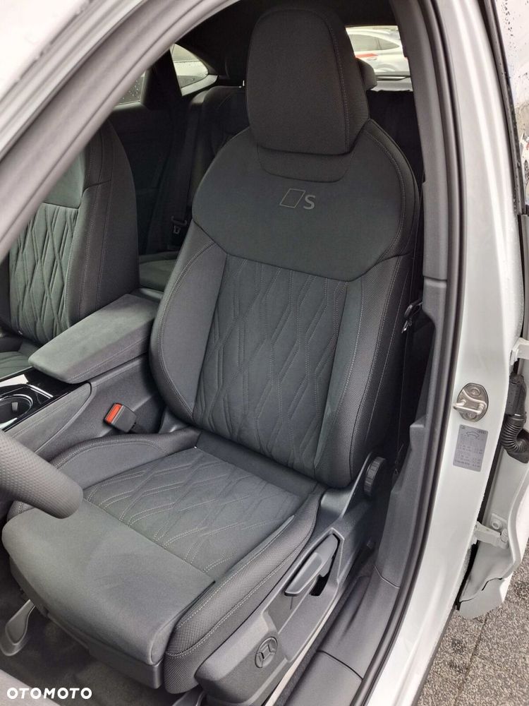 Audi Q3 Sportback - 12