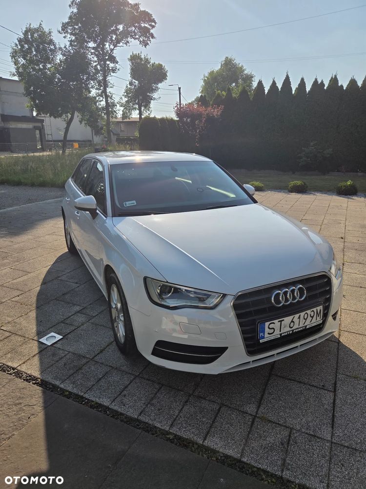 Audi A3 Sportback - 1