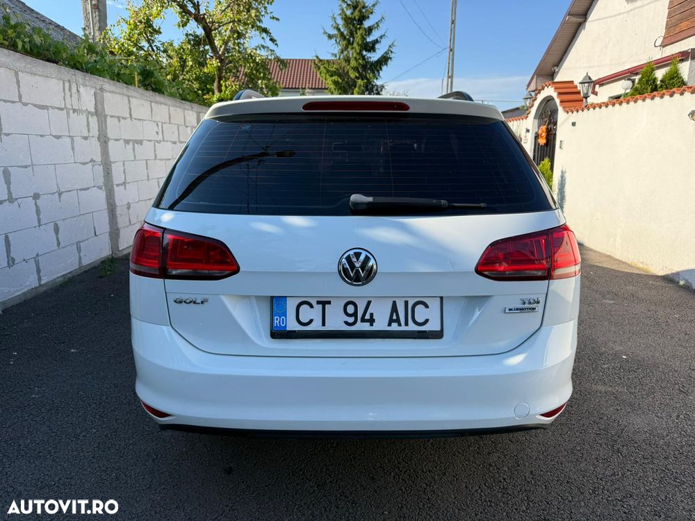 Volkswagen Golf - 10
