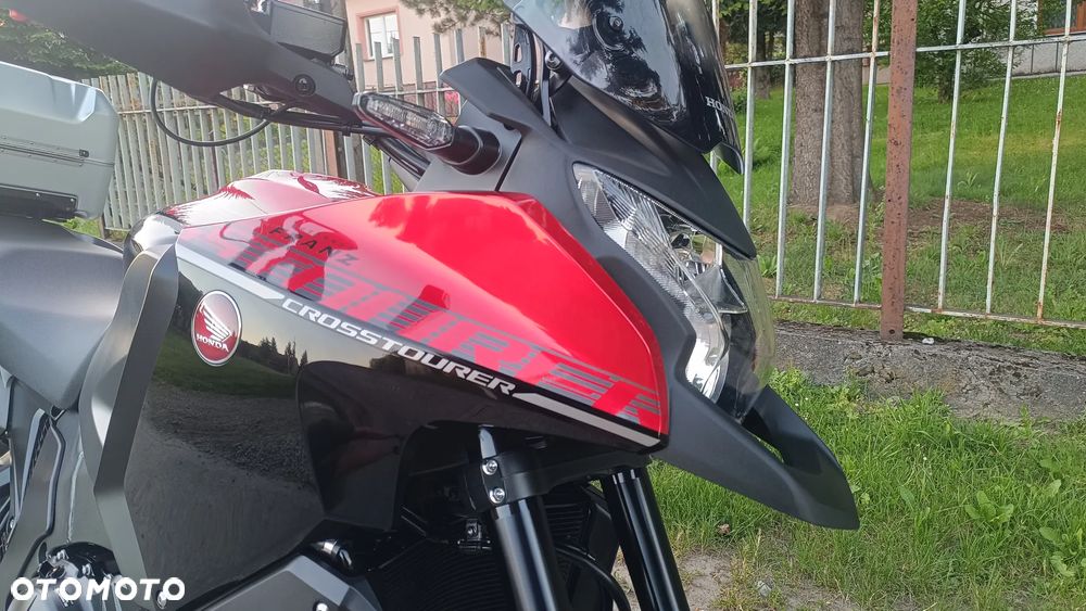 Honda VFR - 13