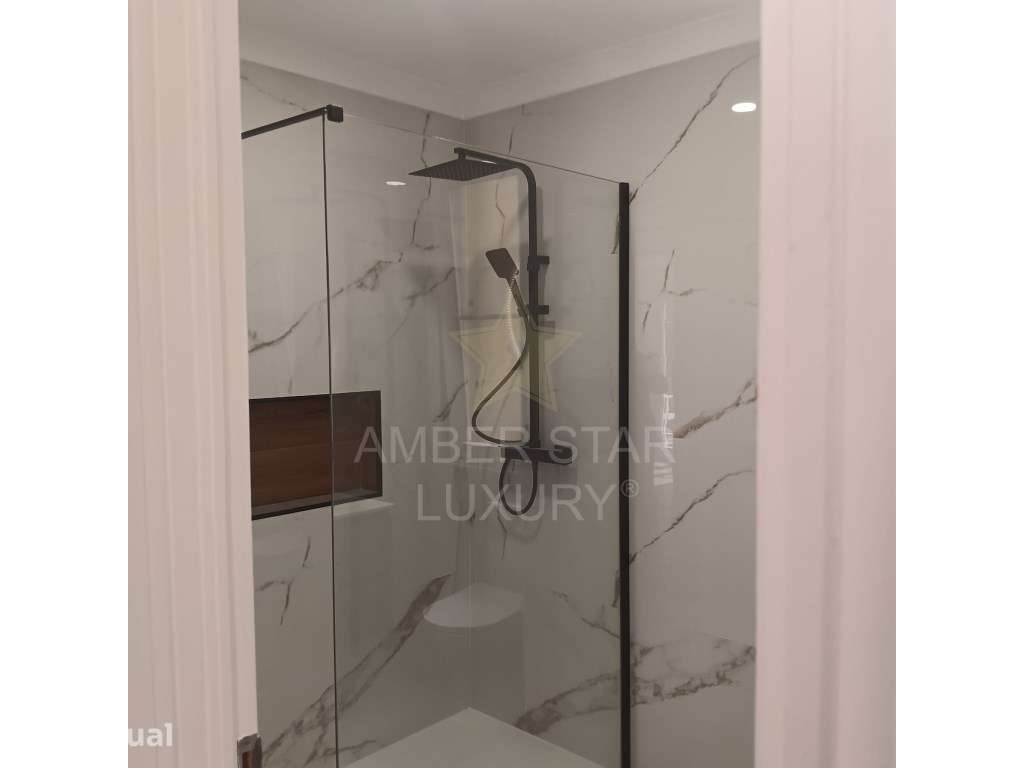 Apartamento T3 totalmente remodelado na Av. General Roçadas - Grande imagem: 4/17