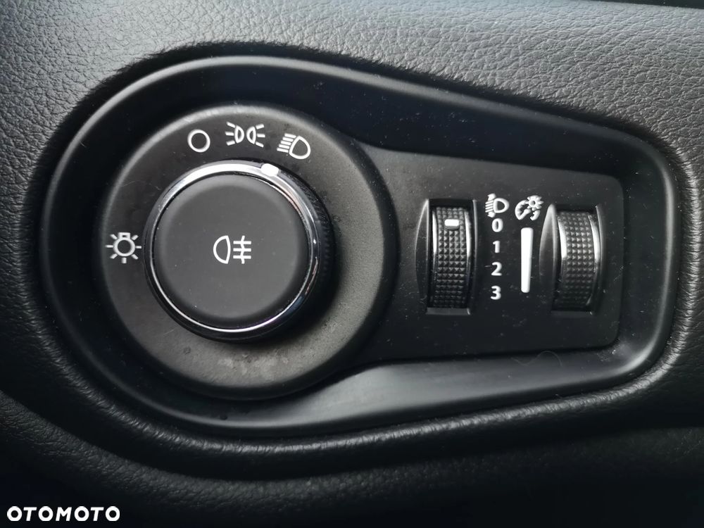 Jeep Renegade 1.5 T4 mHEV Longitude FWD S&S DCT - 15