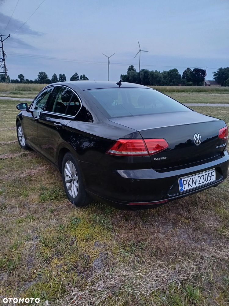 Volkswagen Passat - 4