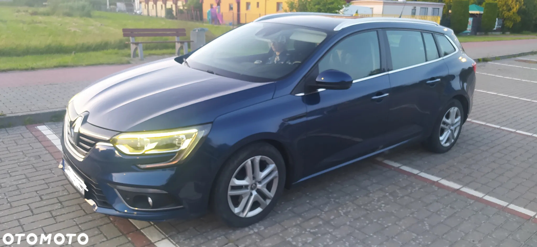 Renault Megane 1.5 dCi Limited EDC - 10