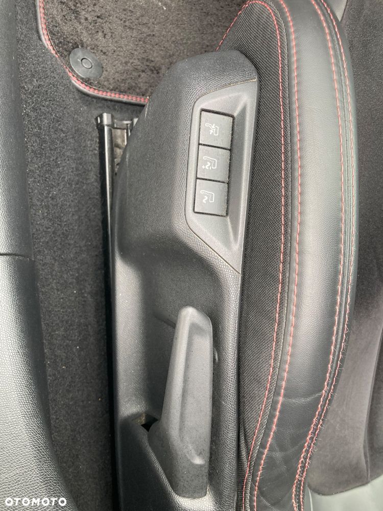 Peugeot 308 1.6 e-THP GT S&S - 23