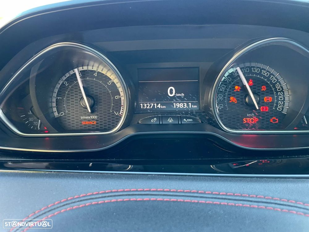 Peugeot 208 GTI 200 THP - 32