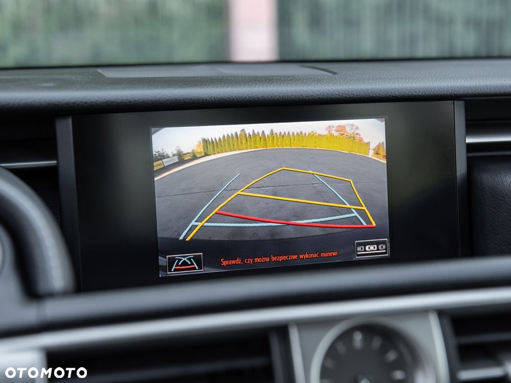 Lexus IS 300h F Sport - 25