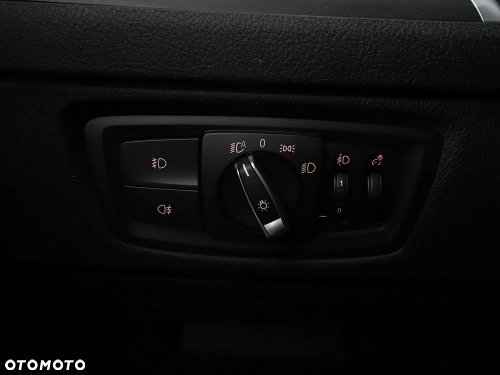 BMW Seria 1 118d Edition Metropolitan - 33