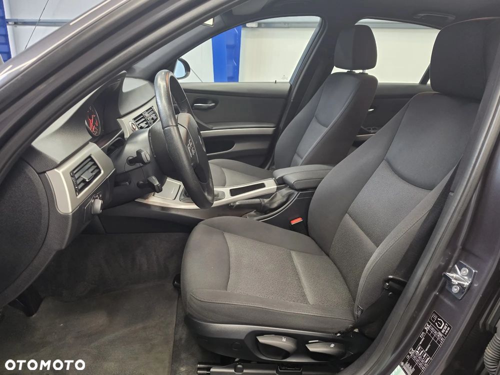 BMW Seria 3 318i Edition Lifestyle - 19