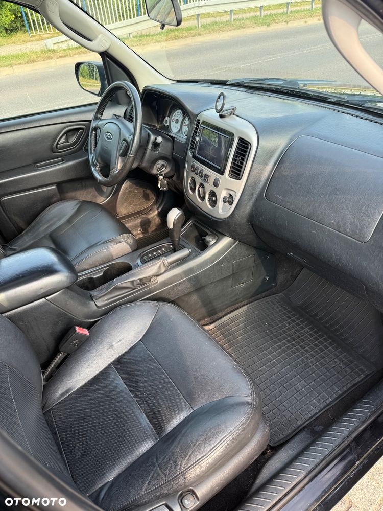 Ford Maverick 3.0 V6 Limited - 19