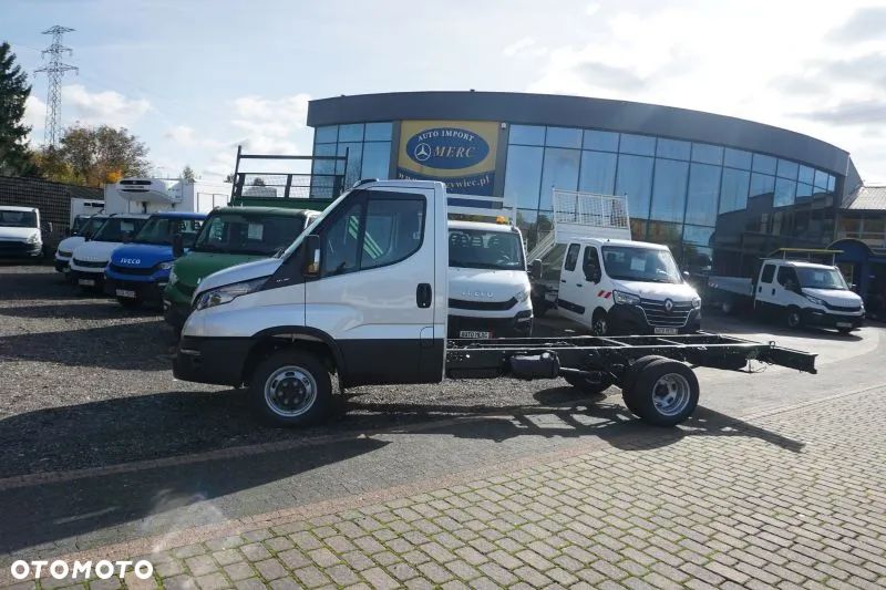 Iveco 50C18 DOSTĘPNY OD RĘKI, PODWOZIE, skrzynia wywrotka żuraw HDS - 13
