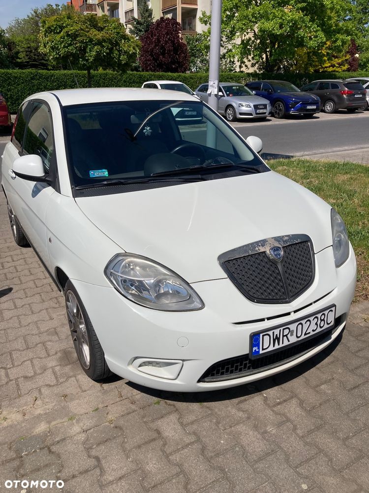 Lancia Ypsilon 1.4 16V Versus (4 os.) - 12