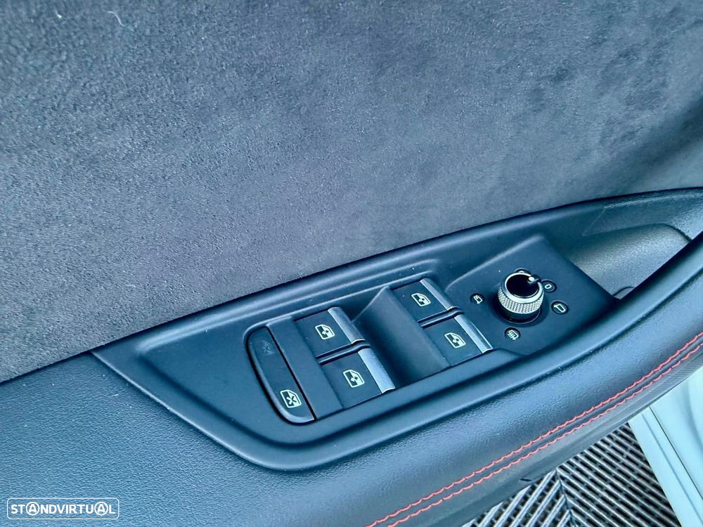 Audi A4 Avant 40 TDI S line S tronic - 33