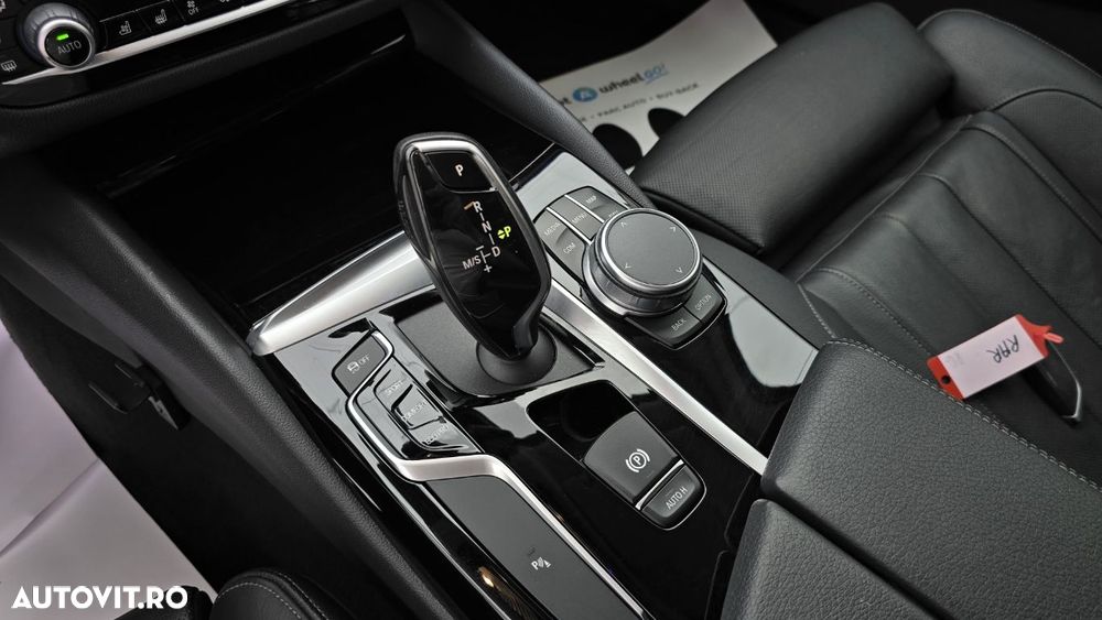 BMW Seria 5 530i xDrive AT - 16