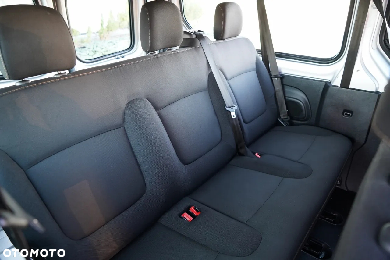 Renault TRAFIC 125 DCI  / BUS / 9 MIEJSC / 2017 ROK / POLSKI SALON / SERWISOWANY - 32