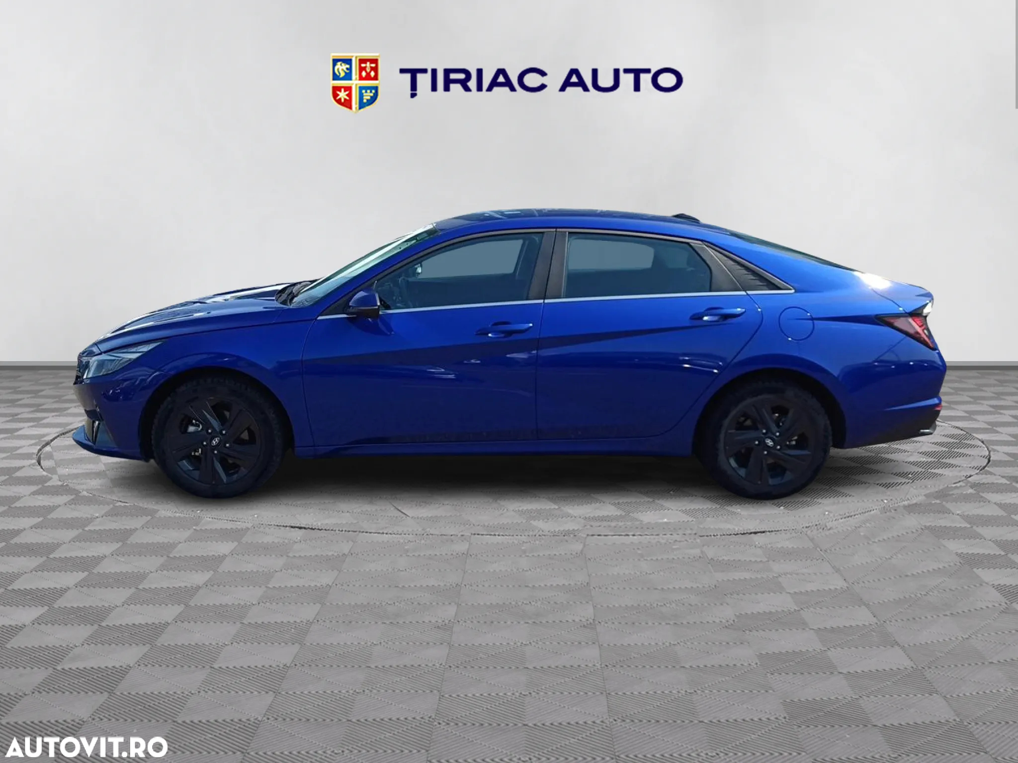 Hyundai Elantra - 2