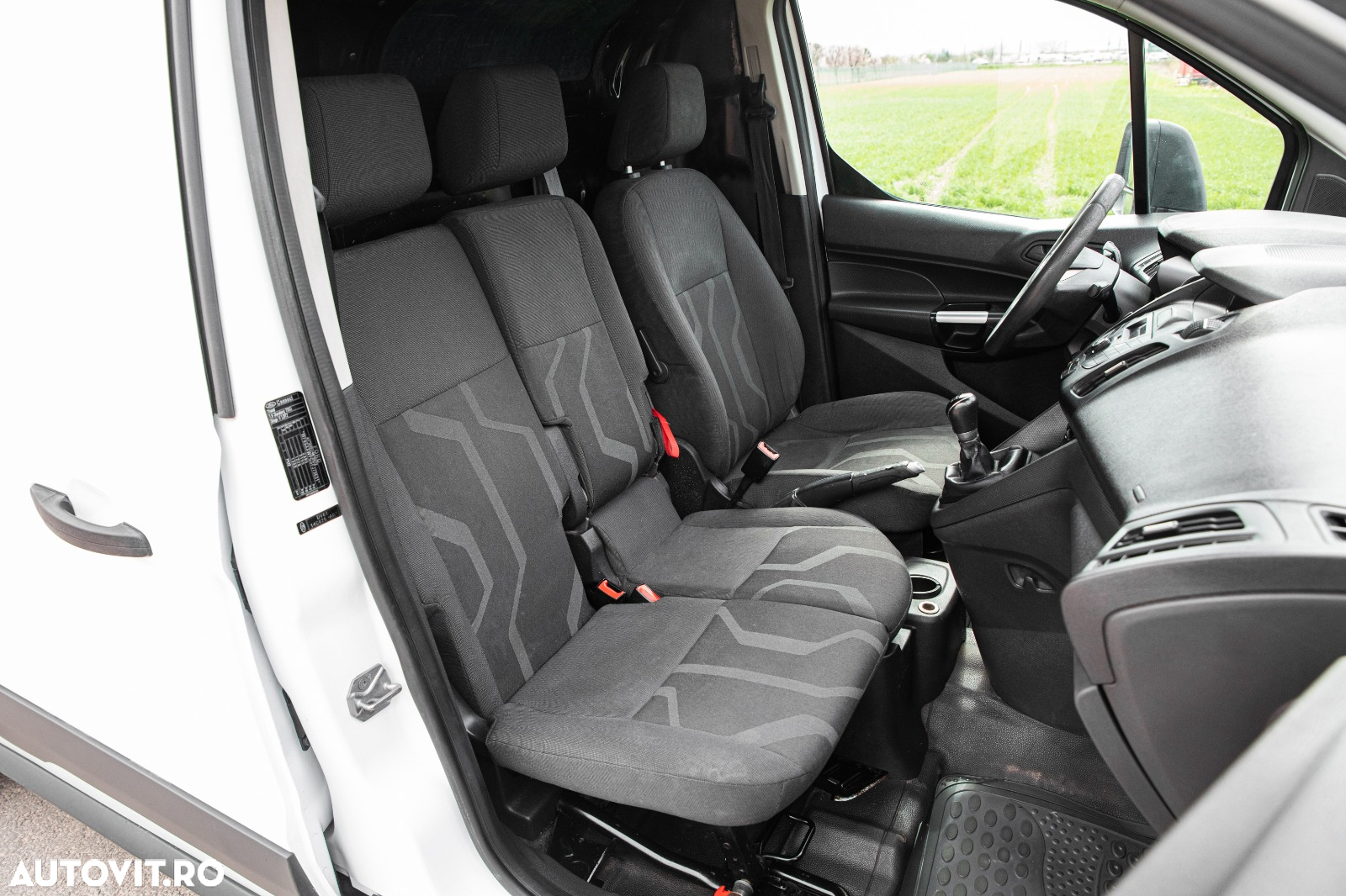 Ford Tourneo conect - 13