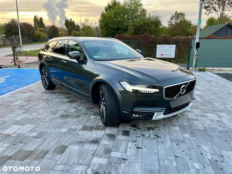 Volvo V90 Cross Country - 3