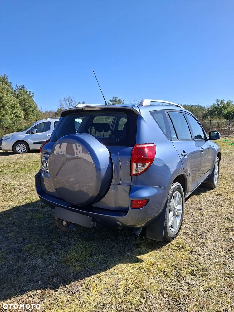 Toyota RAV4 2.2 D-4D 4x4 - 3