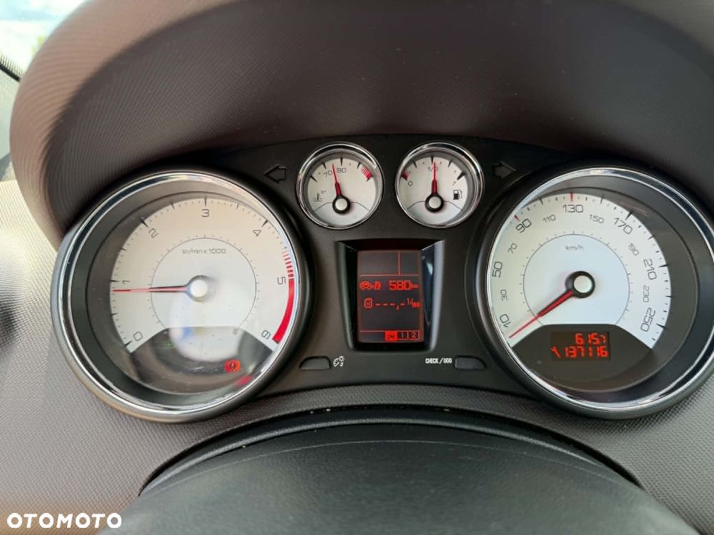 Peugeot 308 2.0 HDi Premium - 16