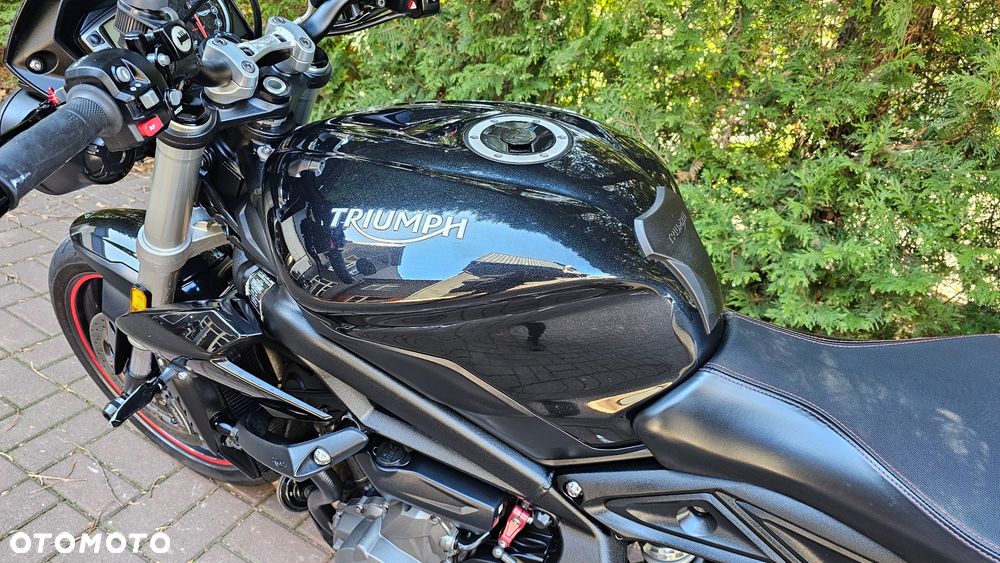 Triumph Street Triple - 16