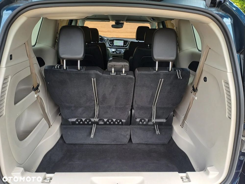 Chrysler Pacifica - 22