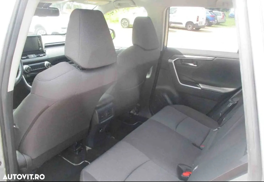 Toyota RAV4 - 7