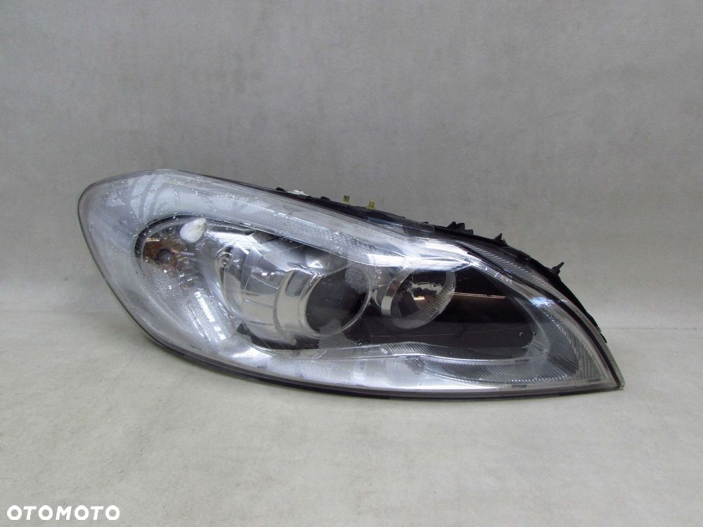 VOLVO C70 II LIFT 10-13 LAMPA REFLEKTOR PRZOD PRAWA XENON 31299757 130732926901 - 1