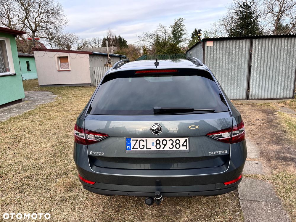 Skoda Superb 2.0 TDI DSG Ambition - 8