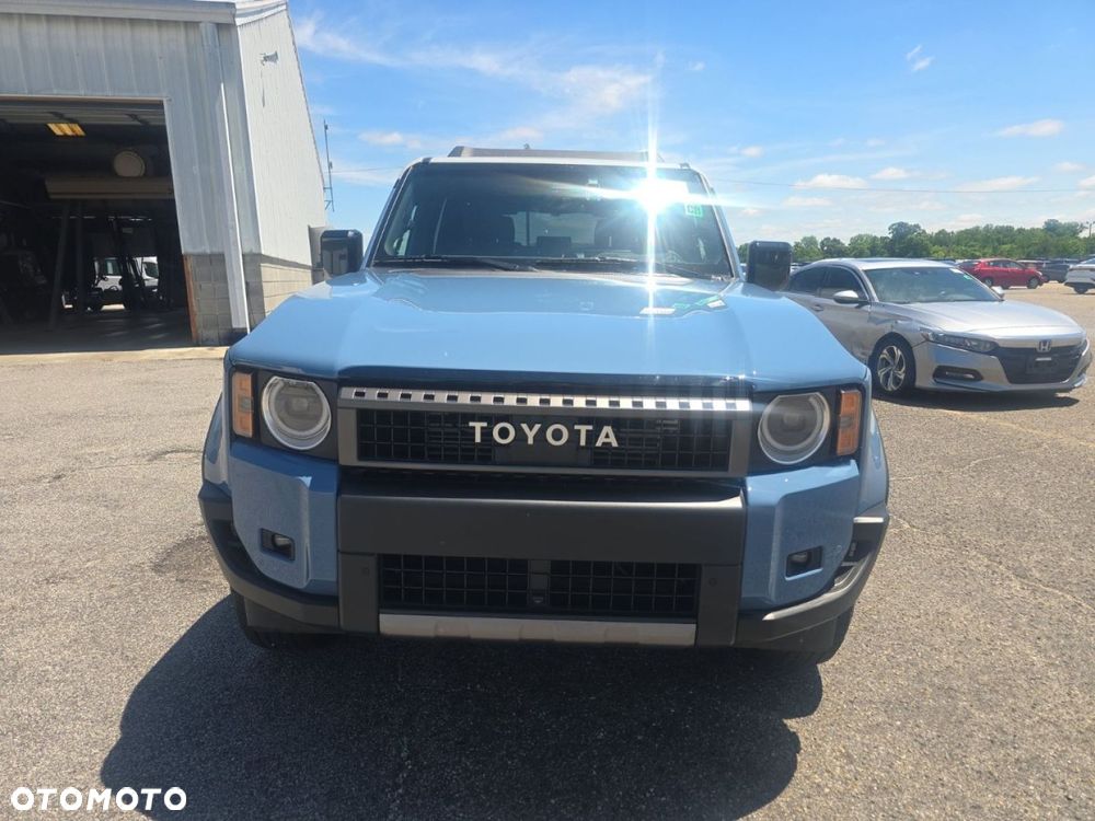 Toyota Land Cruiser - 7