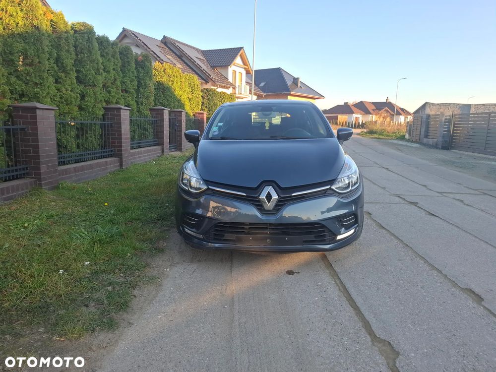 Renault Clio 1.2 16V 75 Limited - 2