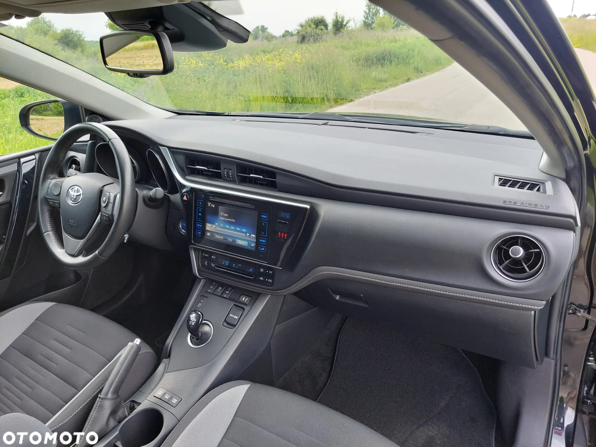 Toyota Auris Hybrid 135 Premium - 17