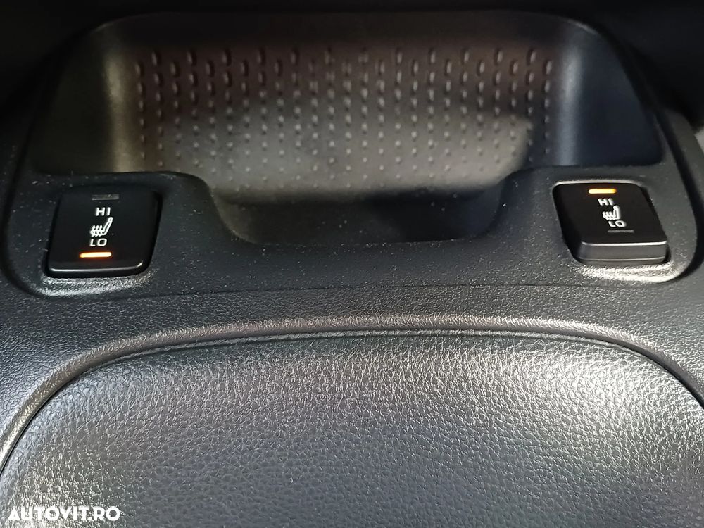 Toyota Corolla 1.8 HSD Business - 19