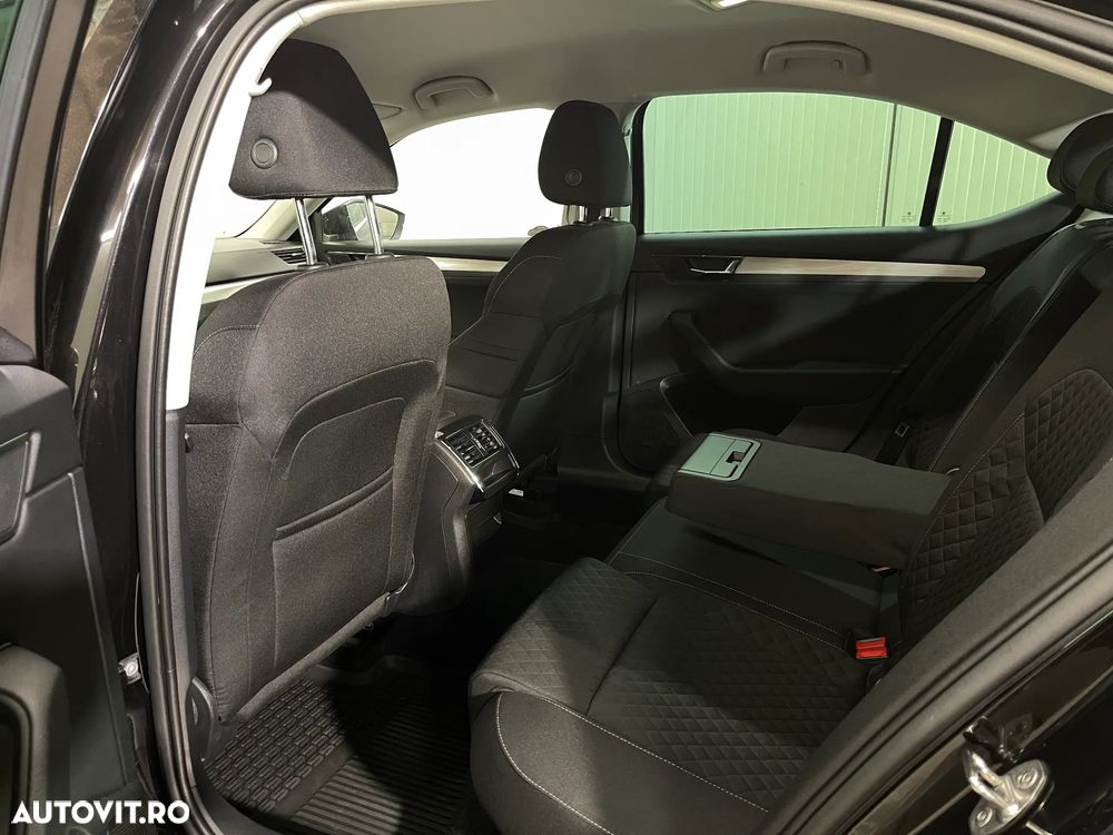 Skoda Superb 2.0 TDI DSG Ambition - 11