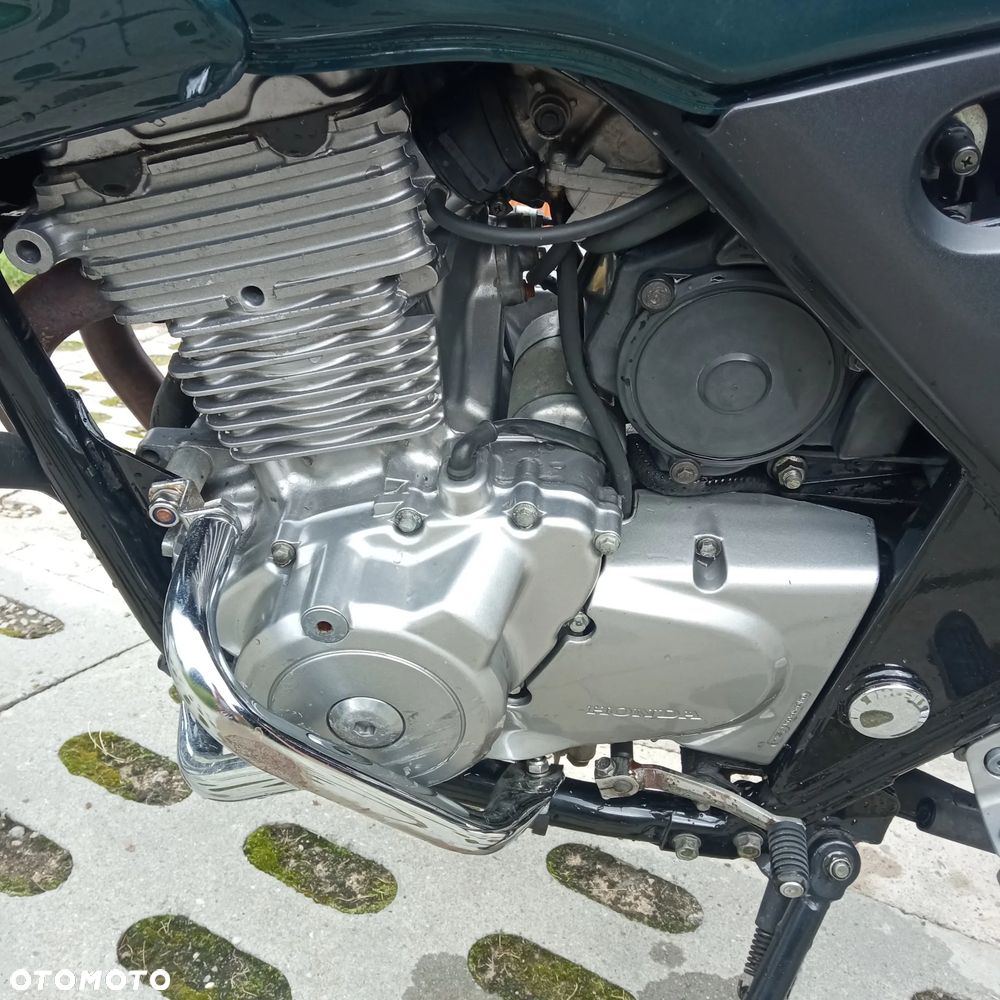 Honda CB - 12
