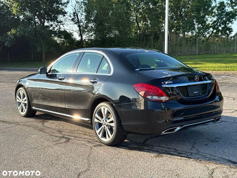 Mercedes-Benz Klasa C 300 7G-TRONIC AMG Line - 6