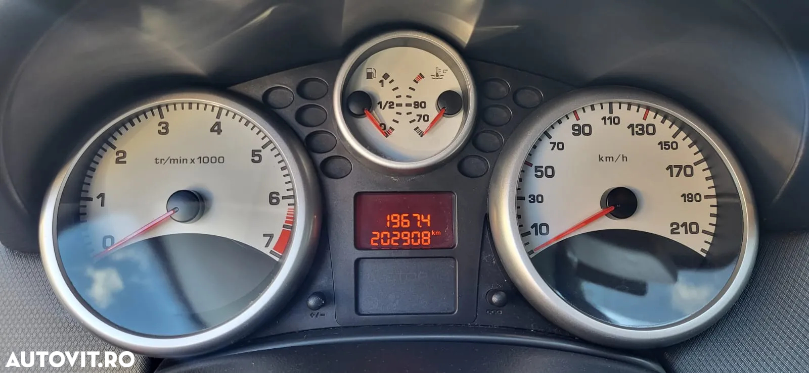 Peugeot 207 - 6