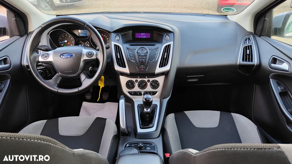Ford Focus - 8