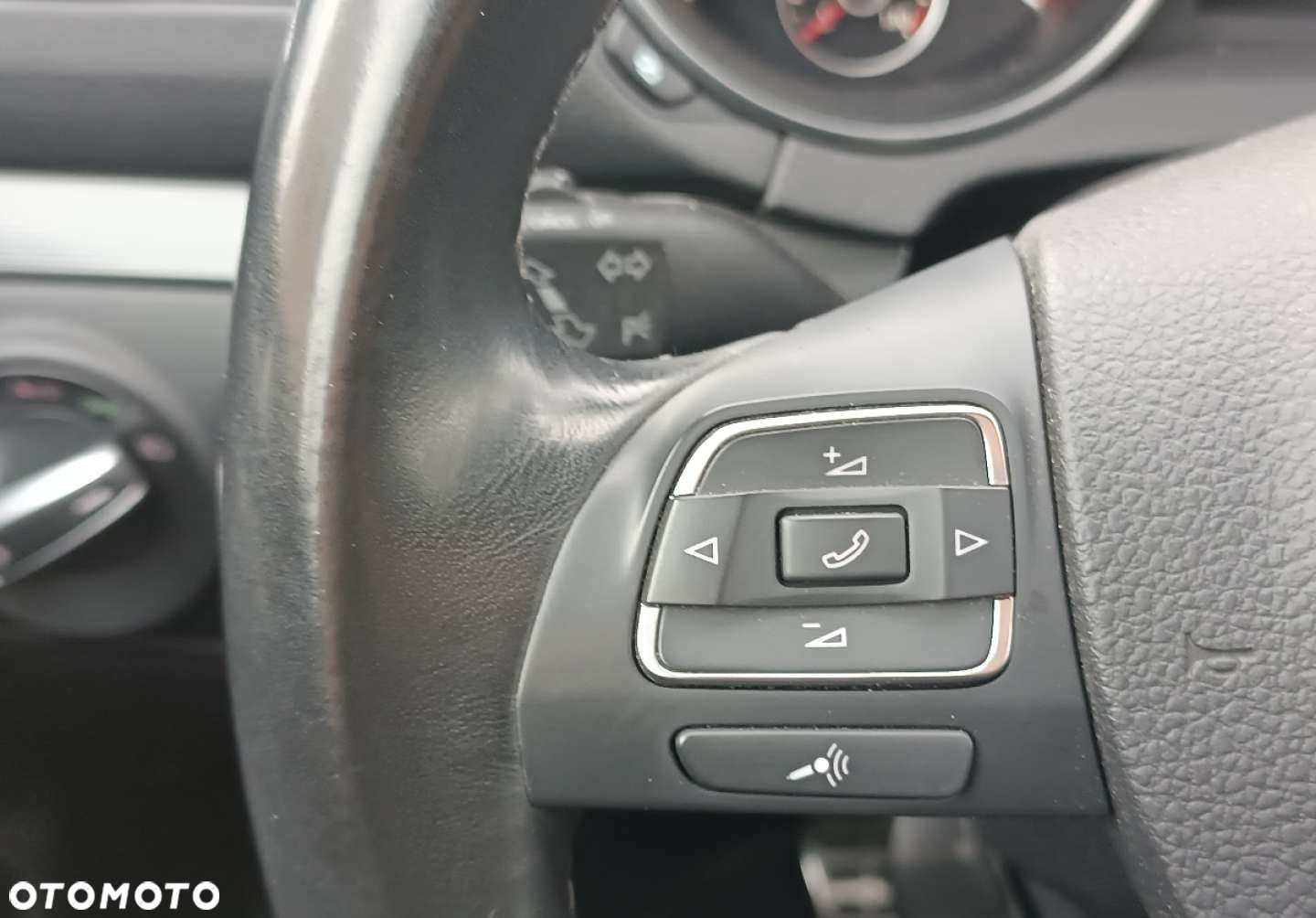 Volkswagen Golf - 30