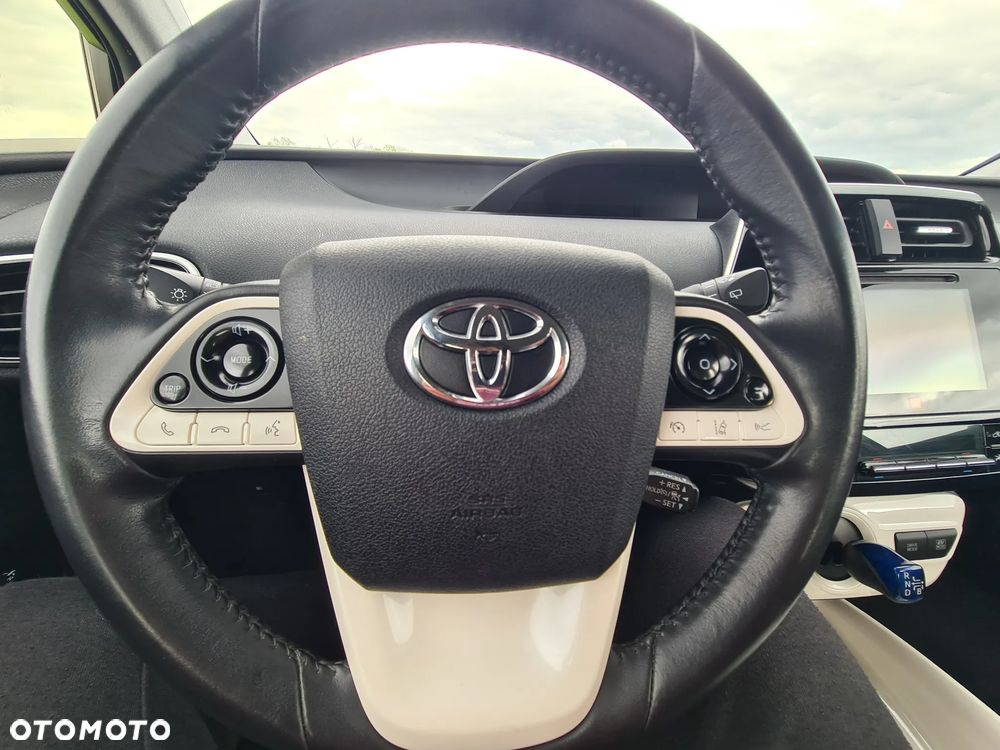 Toyota Prius Hybrid Executive - 23