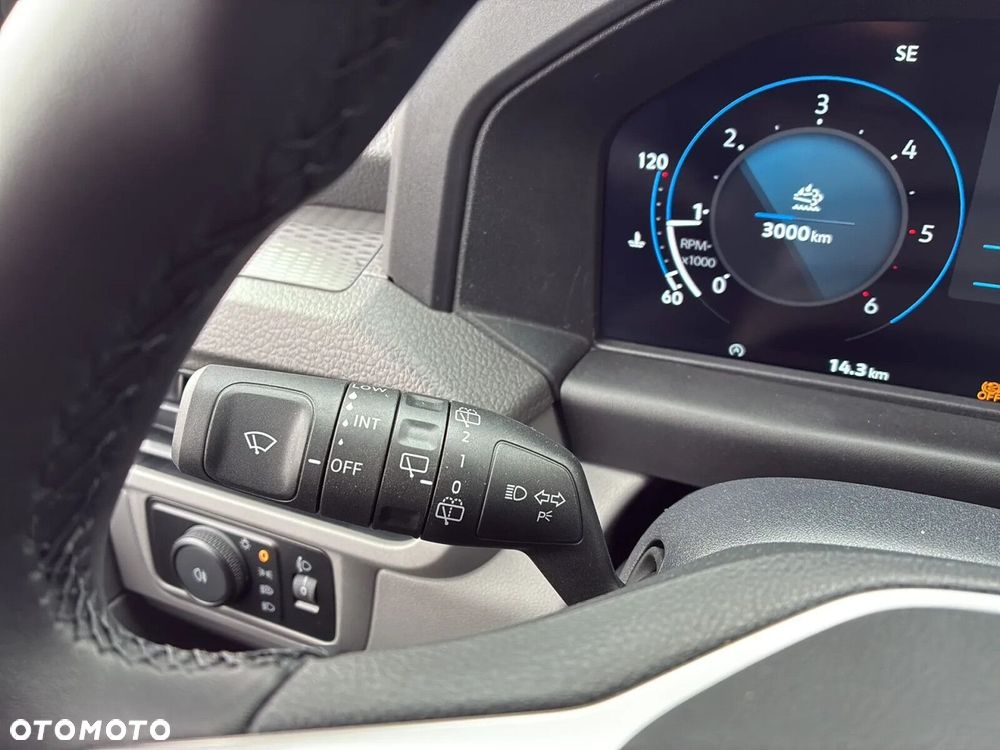 Volkswagen Caravelle - 25